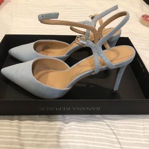 New banana republic light blue 3.5” heel